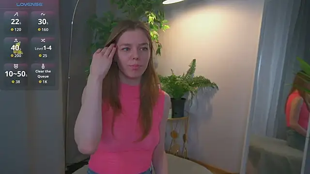 Tina Tayllor  online show from December 5, 2:26 pm