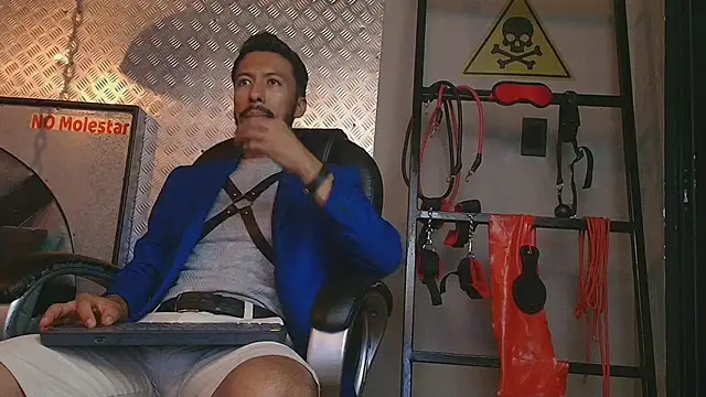 logan mercer online show from December 5, 3:38 am