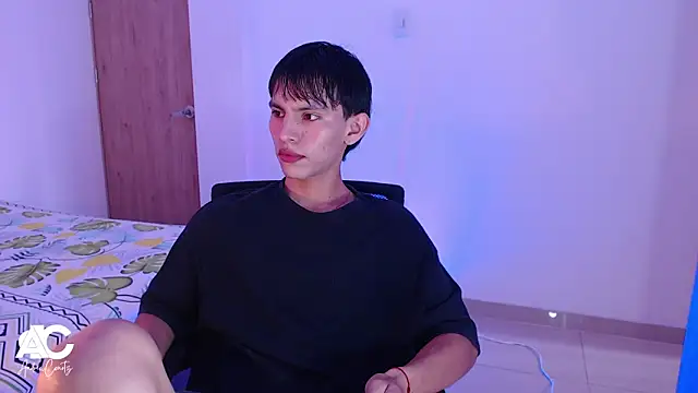 andrew courtzz online show from March 29, 7:04 pm