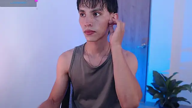 andrew courtzz online show from June 4, 8:24 pm