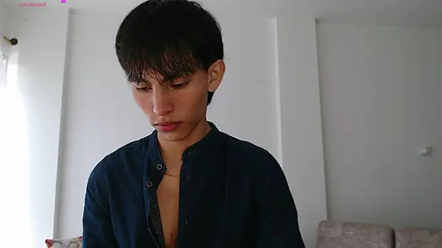 Snapshot of andrew_courtzz chatting on December 15, 7:09 pm andrew courtzz online show from December 15, 7:09 pm