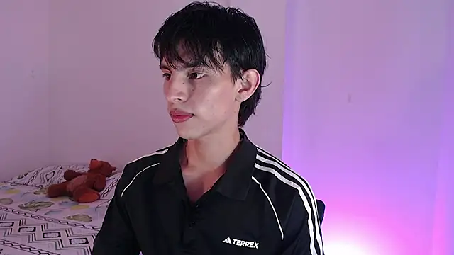 andrew courtzz online show from May 17, 7:36 pm
