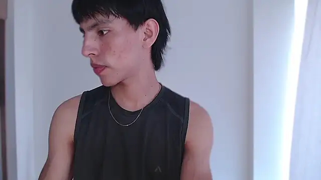 Snapshot of andrew_courtzz chatting on February 24, 6:09 pm andrew courtzz online show from February 24, 6:09 pm