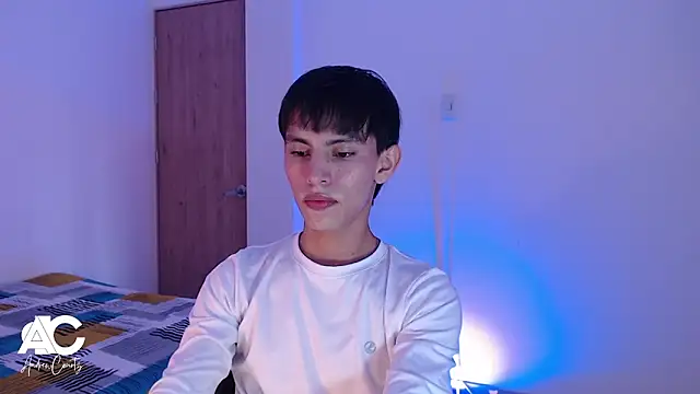 andrew courtzz online show from April 7, 8:32 pm