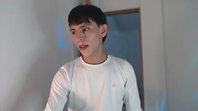 andrew courtzz online show from March 10, 9:30 pm