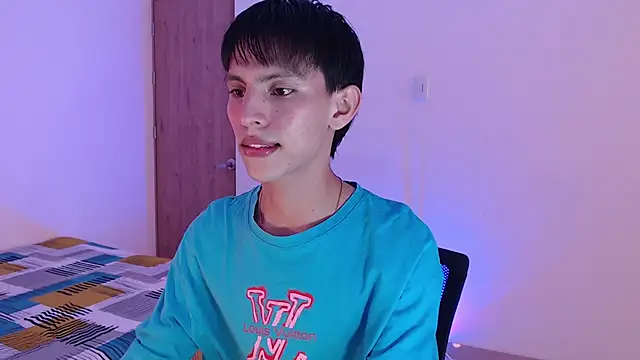 andrew courtzz online show from April 4, 7:53 pm