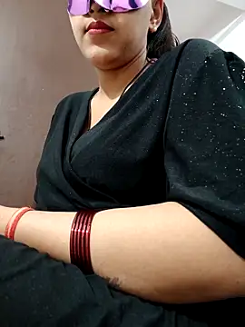 Shivani hotty online show from March 27, 3:35 pm