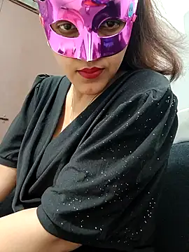 Shivani hotty online show from January 18, 3:26 pm