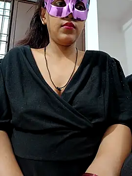 Shivani hotty online show from April 14, 5:40 pm