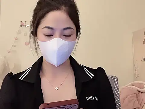 Snapshot of Mimy18 chatting on February 2, 2:49 pm Mimy18 online show from February 2, 2:49 pm