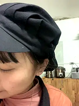 Mon babyy online show from January 8, 1:28 pm