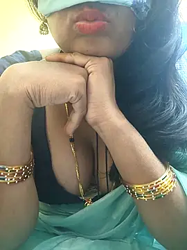 Preeti345 online show from February 12, 1:55 pm