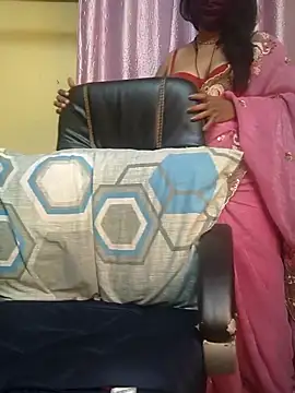 Preeti345 online show from April 6, 2:40 pm