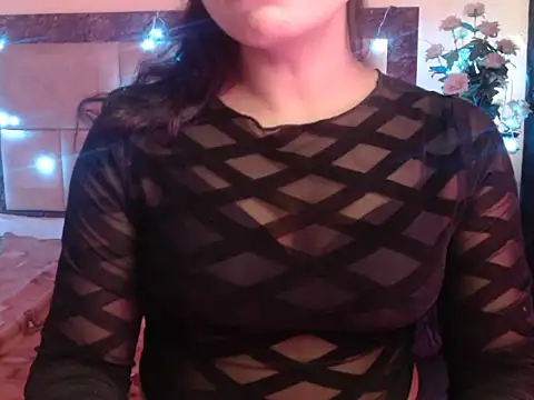 Lola Bebe online show from April 2, 5:14 am