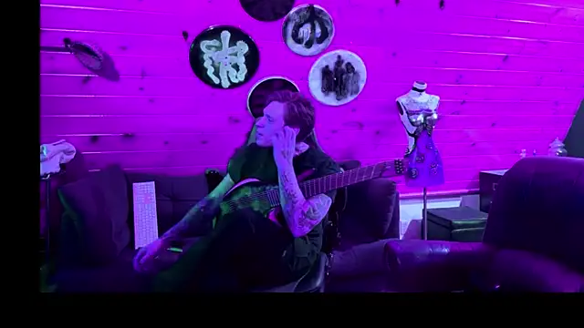 siphonophordustbunny online show from December 5, 1:27 am