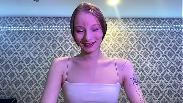 Snapshot of Cleonoth2o chatting on December 18, 5:39 pm Cleonoth2o online show from December 18, 5:39 pm