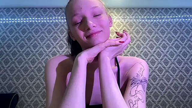 Snapshot of Cleonoth2o chatting on December 19, 5:59 pm Cleonoth2o online show from December 19, 5:59 pm