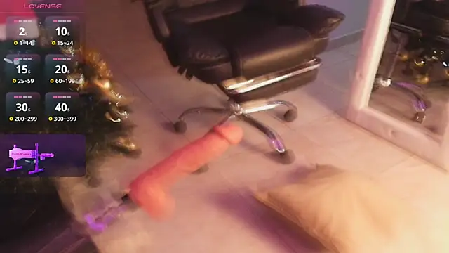 Snapshot of annyboobsxxx chatting on December 15, 11:42 pm annyboobsxxx online show from December 15, 11:42 pm