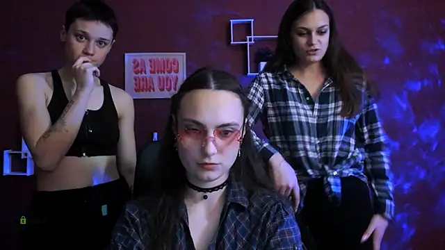 Snapshot of jenna_elayne chatting on February 24, 9:21 am jenna elayne online show from February 24, 9:21 am