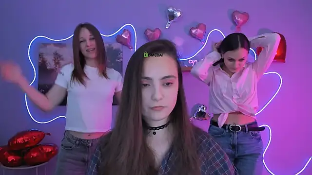 Snapshot of jenna_elayne chatting on February 18, 10:01 am jenna elayne online show from February 18, 10:01 am