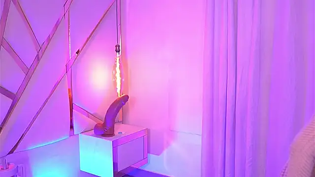 Sophie-velvet online show from May 4, 8:00 pm