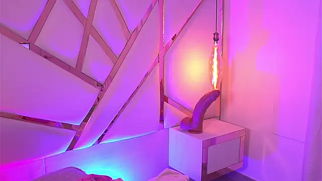 Sophie-velvet online show from May 20, 7:55 pm