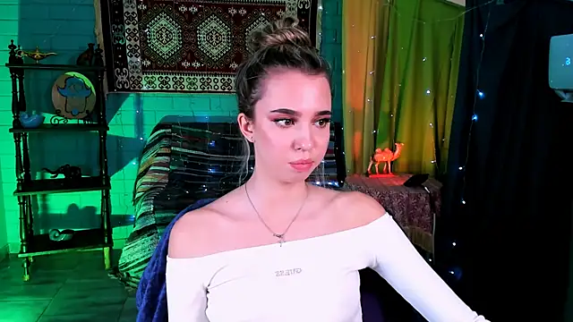 KimPorins online show from April 3, 12:33 pm