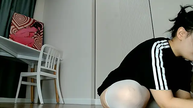 Snapshot of minji_snow chatting on July 14, 1:06 pm minji snow online show from July 14, 1:06 pm