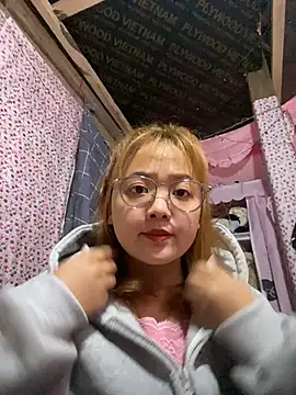 Snapshot of Samsam-006 chatting on January 8, 1:33 am Samsam-006 online show from January 8, 1:33 am