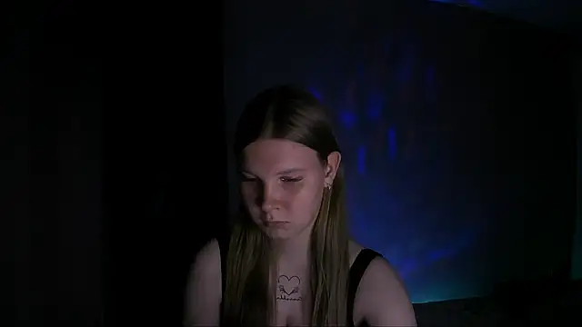 nelli lux  online show from December 4, 7:57 pm