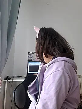 sophiemerm online show from December 5, 10:03 am