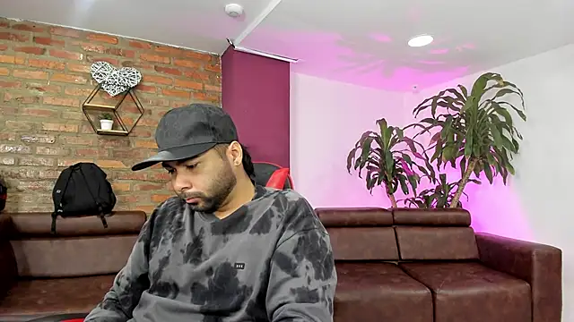 HotThreesoome online show from January 13, 12:42 pm