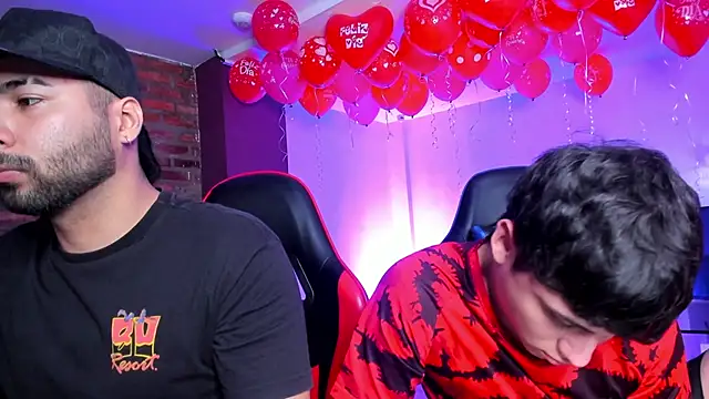 HotThreesoome online show from February 19, 12:13 pm