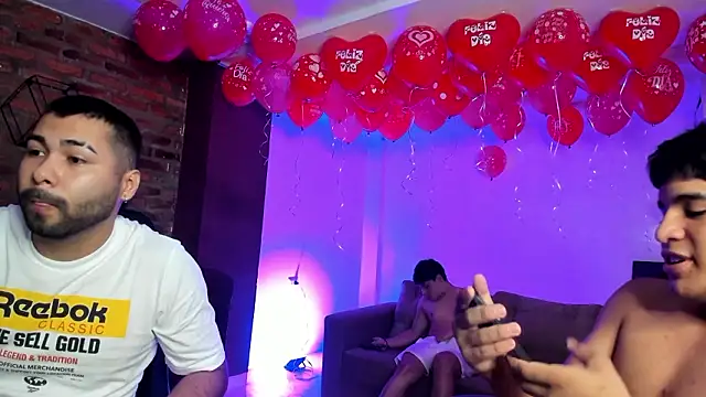 HotThreesoome online show from February 16, 12:26 pm