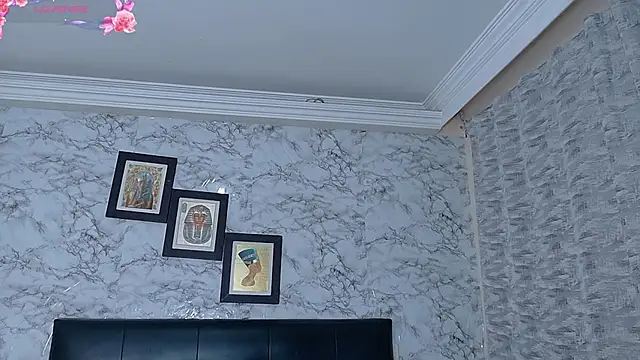 Snapshot of JulietaHazze_ chatting on December 19, 3:32 am JulietaHazze online show from December 19, 3:32 am