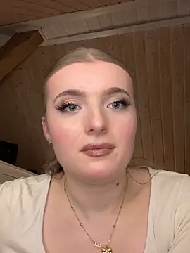 MilaLuxe online show from December 15, 7:09 pm