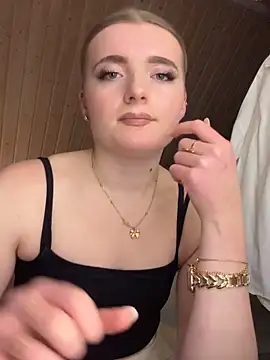 MilaLuxe online show from December 16, 8:02 pm