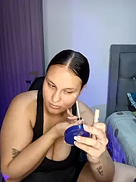 Snapshot of Valeriaa_21 chatting on June 26, 10:37 pm Valeriaa 21 online show from June 26, 10:37 pm