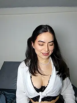 saasha Petit online show from March 7, 11:05 am