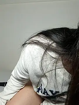 saasha Petit online show from February 5, 10:33 am