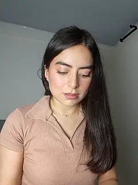 saasha Petit online show from February 28, 10:48 am