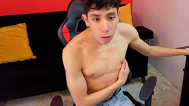 Neo Twink online show from March 4, 7:10 pm