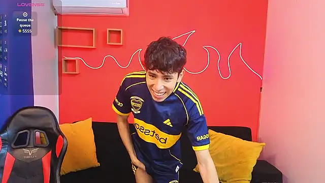 Neo Twink online show from February 6, 7:10 pm