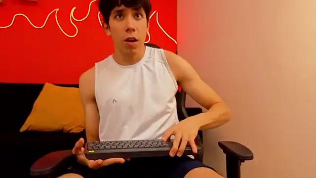 Neo Twink online show from May 8, 7:06 pm
