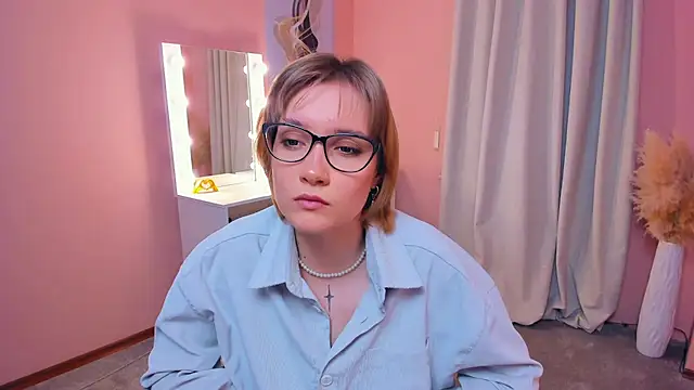 NanSalen online show from December 5, 11:20 am