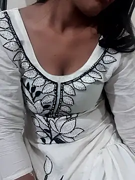 Riya rani8 online show from January 11, 3:46 am