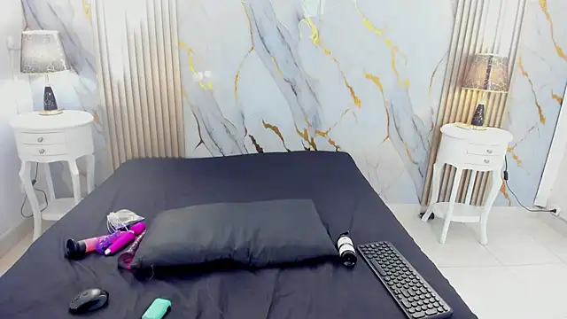 AprillRoss online show from April 4, 12:34 pm