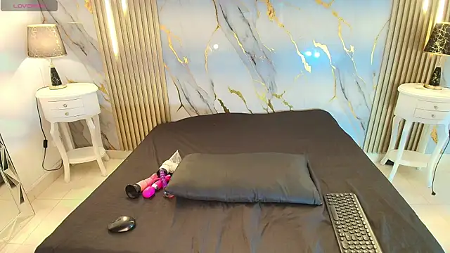 AprillRoss online show from April 14, 1:38 pm