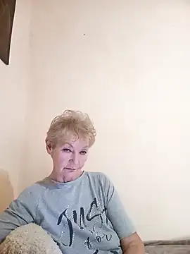 Snapshot of Calypso-Loove chatting on February 5, 11:06 am Calypso-Loove online show from February 5, 11:06 am