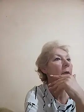 Snapshot of Calypso-Loove chatting on December 19, 11:45 am Calypso-Loove online show from December 19, 11:45 am